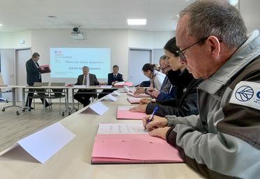 Les représentants de l’administration ont défendu davantage de pédagogie  et de compréhension, et s’y sont engagés avec la signature d’une charte. 