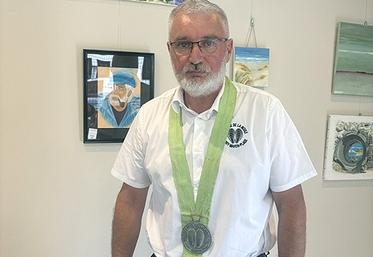 Laurent Coquelle a participé  à la création de la confrérie  de la moule de bouchot de Fort-Mahon dont il est aujourd’hui le Grand Maître. 