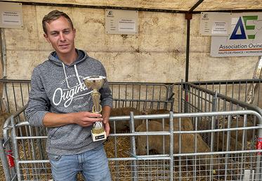Cette coupe est une fierté pour Édouard Moitrel. 