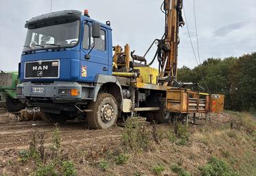 Comptez en moyenne sept jours de chantier pour un forage opérationnel.  «Une descente lente de l’outil pour un forage bien droit.» 