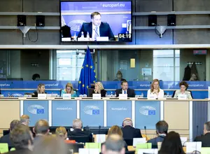 Le commissaire européen Christophe Hansen devant la commission de l'Agriculture du Parlement européen