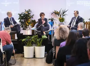 La ministre française de l'Agriculture Annie Genevard intervient au Global food forum