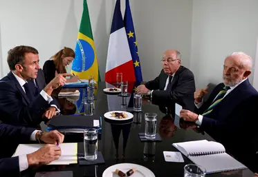 Discussion entre Macron et Lula