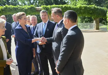 Le commissaire européen Christophe Hansen accueilli au Danemark par la première ministre Mette Frederiksen