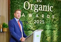 Le commissaire européen Christophe Hansen lors des EU organics awards