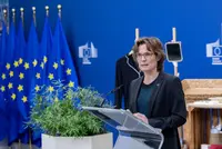 La commissaire européenne à l'Environnement, Jessika Roswall en conférence de presse