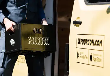caisse de bouteilles livrée par le Fourgon