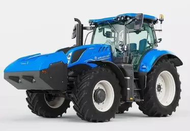 Modèle NewHolland roulant au biométhane, muni d'un réservoir à l'avant