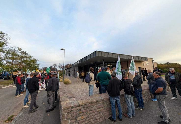 Vendredi 16 octobre, le texte a été voté malgré les courriers de demande de report du vote des syndicats majoritaires FNSEA et JA de Bretagne et des Pays de la Loire, mais aussi de collectivités.