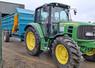 Le tracteur rétrofité, testé à la ferme expérimentale de Derval (44), a montré tout son intérêt pour les travaux de cour de ferme et d'élevage.