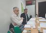 Vendredi 23 octobre à la Maison des agriculteurs à Changé, la FDSEA 53 et les JA 53 ont rencontré les responsables de la Coopérative U (à gauche et en haut à droite), avant de dialoguer lundi 26 octobre avec Étienne Jouzel, vice-président d'Intermarché et directeur des magasins de Laval et Bonchamp.