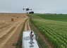 Stéphane Lemarié travaille avec le drone agricole DJI Agras T50 de 4 mètres d'envergure. « Pour les toitures, j'utilise un drone Aerobotic Spray de 1,50 mètre d'envergure, équipé d'une rampe motorisée permettant de travailler en basse et en haute pression », précise-t-il.