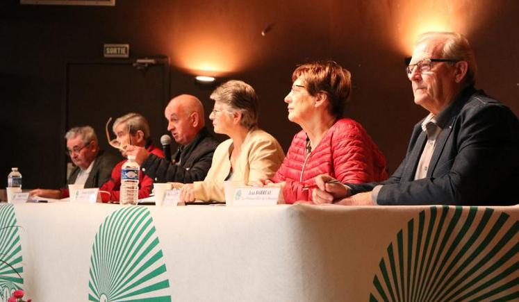 Au micro, Claude Charon, président de la section des anciens exploitants de la Fdsea de la Mayenne, a insisté sur la nécessaire mobilisation pour arriver, enfin, à faire bouger les lignes afin que le niveau des retraites en agriculture devienne décent.