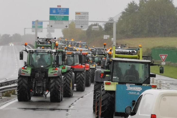 Quelques maires et élus du Département sont venus soutenir le mouvement.