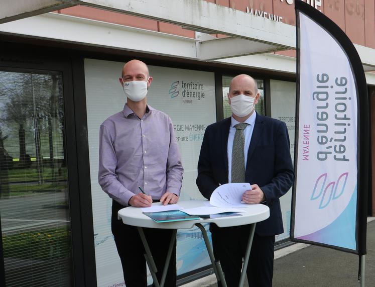 Lhyfe, présidée par son fondateur Matthieu Guesné, et Territoire d’énergie Mayenne, présidée par Richard Chamaret, ont officialisé leur partenariat le vendredi 2 avril 2021 à Changé.