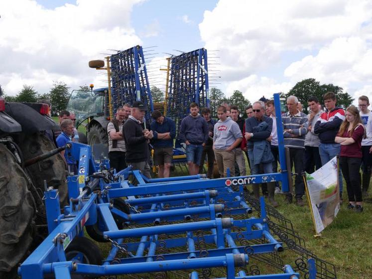 La Roto étrille s’utilise dans les mêmes conditions que le houe rotative, « mais avec plus de difficultés pour bien la régler », note Hervé Masserot.