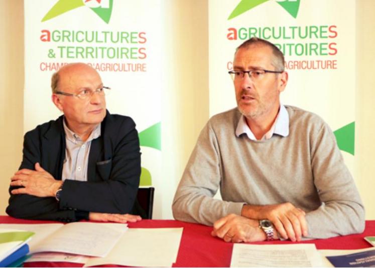 Thierry Lanau (à gauche), directeur de la Chambre d’agriculture et son président Stéphane Guioullier.