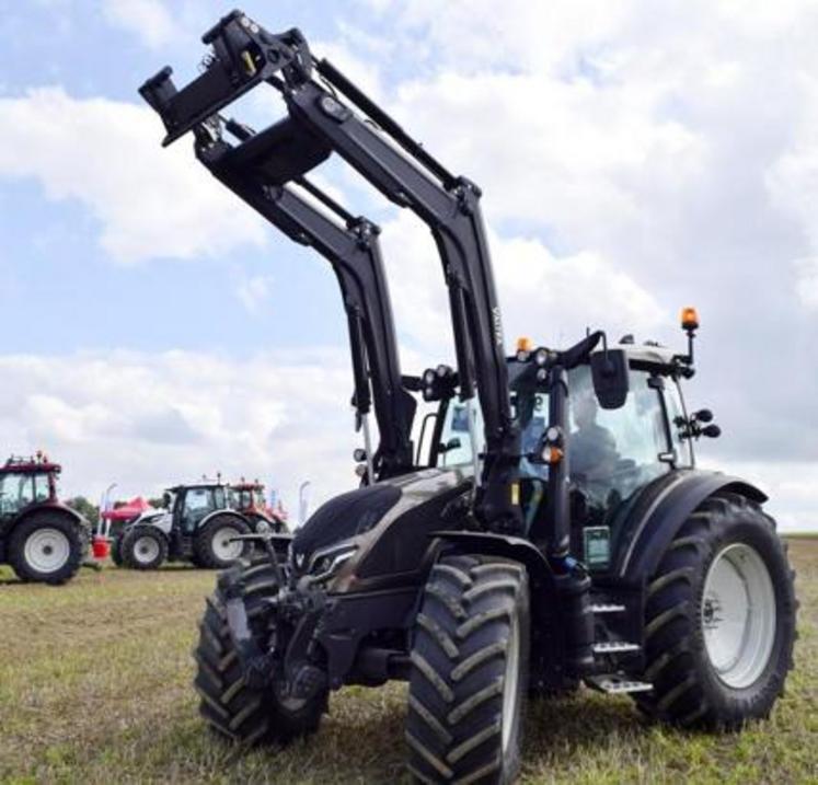 Ce G135 du constructeur Valtra a été présenté mi-septembre à la concession Agri Ouest, à Montauban-de-Bretagne (35).