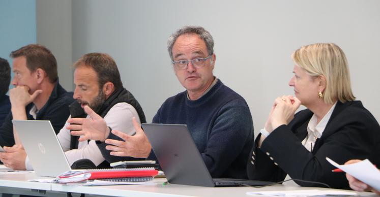 Eric Plessis, conseiller Chambre d'agriculture spécialisé eau et irrigation, est intervenu au conseil d'administration de la FDSEA 53.