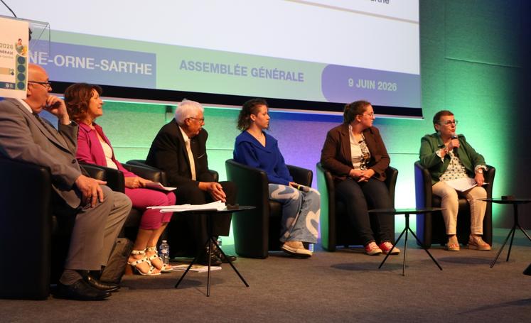 La table ronde a été l'occasion pour des agricultrices de témoigner de leurs parcours.