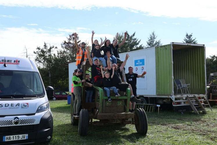 La bonne humeur règne dans l'association des Tracto-Cross Diablintes (TCD) 53.