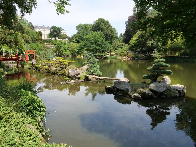 L'île de la grue et l'île de la tortue représentent le mythe de la création du Japon.