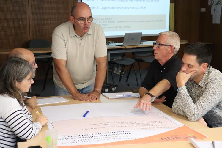 Mardi matin, les membres du comité Réagir 53 ont participé à des ateliers pour améliorer la communication du réseau.