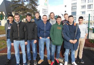 Une quinzaine de jeunes de la Mfr effectuent déjà des remplacements via le SR de la Mayenne