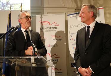 De gauche à droite : Jean-Francis Treffel, préfet de la Mayenne, et Olivier Richefou, président du Conseil départemental de la Mayenne.