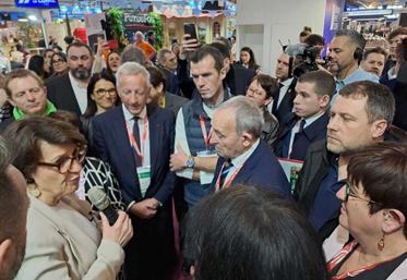 Annie Genevard a pu rencontrer les élus et représentants du monde agricole mayennais.