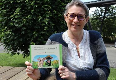 Fabienne Touchais Raimbault, créatrice de la collection de livres « La Mayenne, c'est vachement mieuuhhh ». Son objectif est de « valoriser la Mayenne, de faire découvrir aux enfants ce qu'ils ont tout près d'eux pour leur donner envie d'explorer et, pourquoi, faire naître des vocations ».