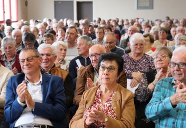 Mardi 13 octobre, 300 personnes se sont rassemblées à l'AG de la SDAE 53, à Loiron-Ruillé.