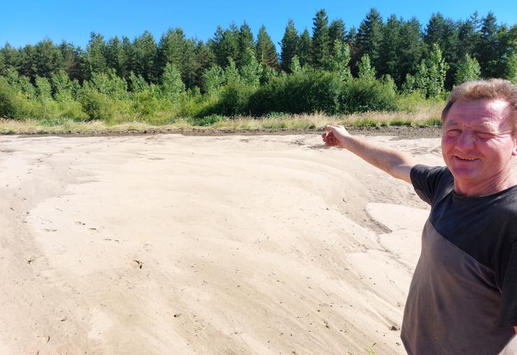 C'est une véritable plage de sable qui recouvrait sur 20 m environ la parcelle de maïs de Sylvain Richard.