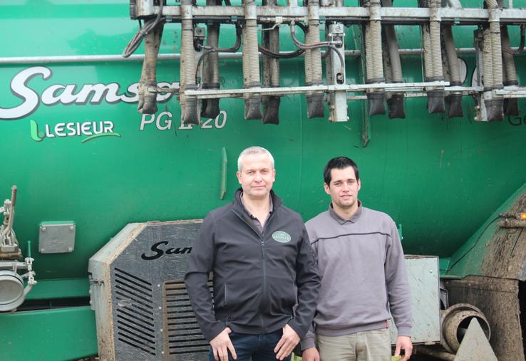 Franck Manneheut, Directeur de SAS Leveillé, et Lucas Beaufils, salarié de l'entreprise.