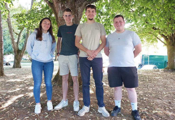 Salomé Leroy, Emmanuel Piard, Florent Menon et Ronan Loyer terminent leur BTS Acse à la Germinière.