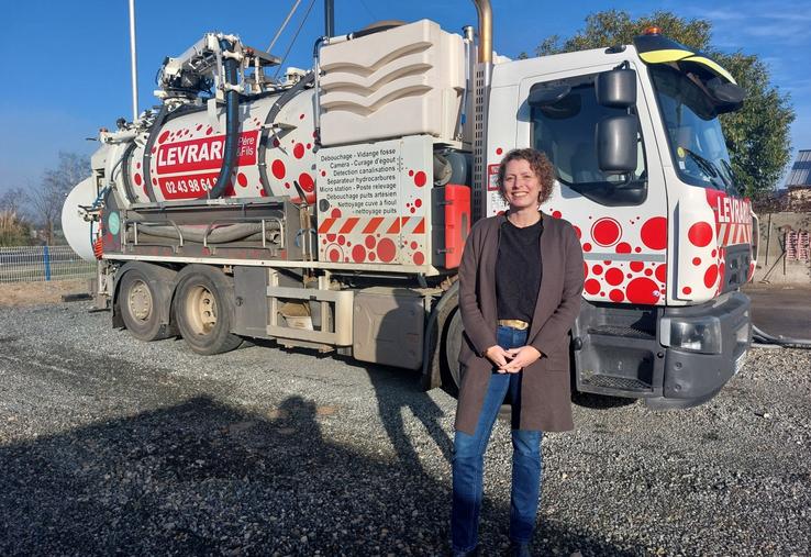 Cécile Brisard, une des trois gérantes de Levrard, sur la base d'Arnage qui dispose de 15 salariés pour le secteur sarthois.