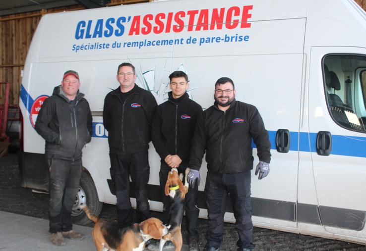 Frédéric Pioger et l'équipe d'intervention de Glass'Assistance.