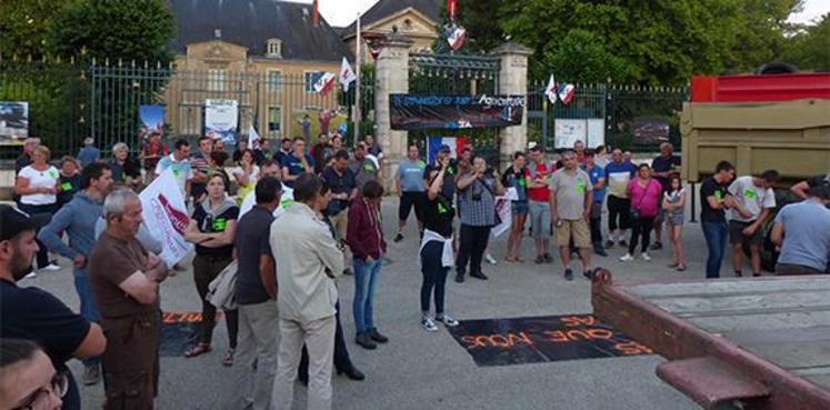 FDSEA-JA invitent tous ceux qui en ont assez de ces discours polémiques et clivants autour de l'agriculture à venir soutenir la profession, à l'occasion d'une « Marche pour les Agriculteurs » qui se déroulera le 1er octobre prochain de 14h à 16h au Mans.