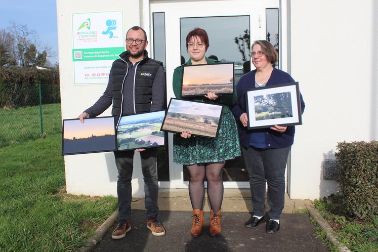 Les gagnants du concours photo : Emilie Hercé (au centre), Stéphane Garnier et Béatrice Cherrier.