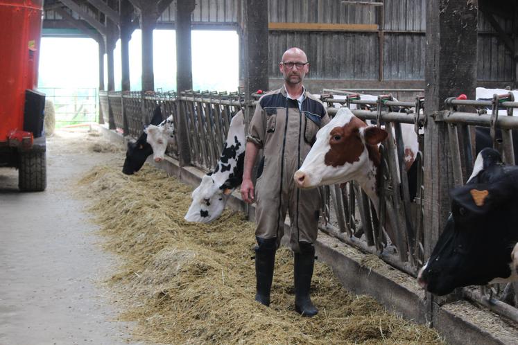 Cédric Paris produit 650 000 l/an de lait avec 65 vaches Prim'Holstein.
