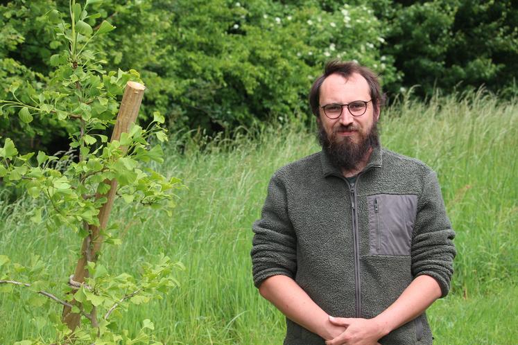 Après son BPREA, Louis Charlot veut s'installer en pépinière fruitière.