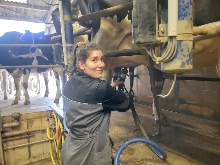 Actuellement, Charline Hahusseau est salariée du GED 72 dans une exploitation laitière.