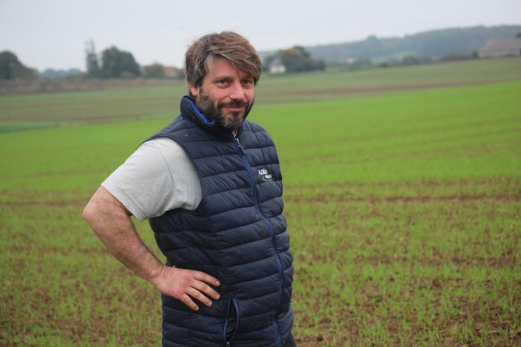 Julien Dupont a commencé à semer le 19 octobre. Pour l'instant, sur les 65 hectares de blé, 34 ont été semés. 