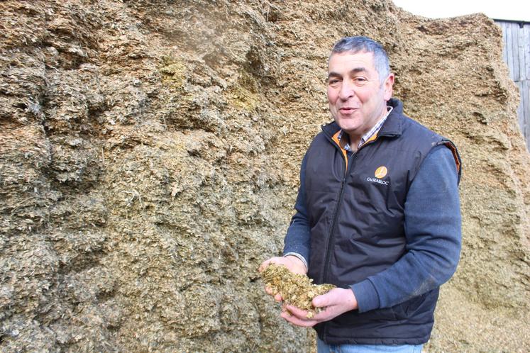 L'ensilage de maïs de l'EARL de la Varanne sera de bonne qualité cette année, 0,94 UFL pour nourrir les 55 vaches laitières du troupeau (530 000 l/an pour Sodiaal).