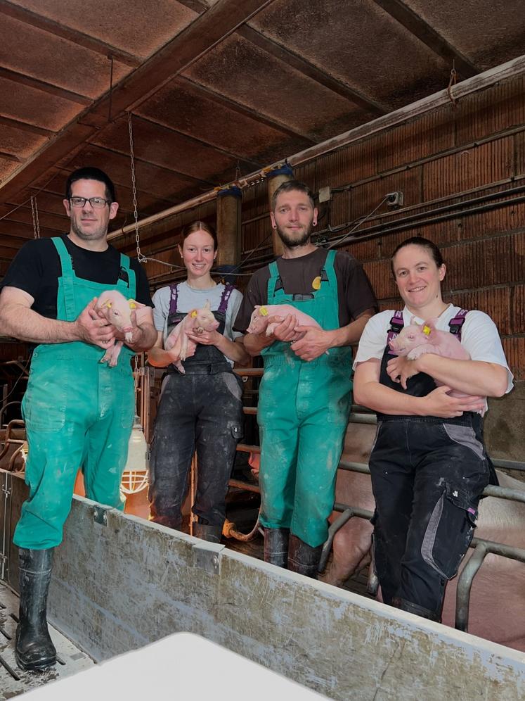David, Andrea, Pierre et Mathilde, la "Dream Team" du Gaec Porcinet.