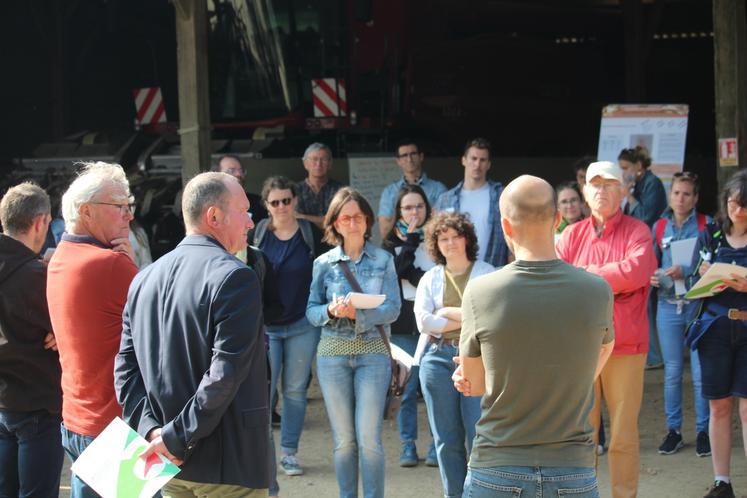 La Journée de l'Agroécologie en Pays Vallée de la Sarthe du 3 juin a attiré de nombreuses personnes intéressées par l'ACS.