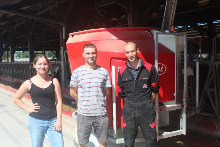Elya, stagiaire, Alexandre Le Barbier et Vincent Pousse, deux des associés. Le troisième est Philippe Pousse.
