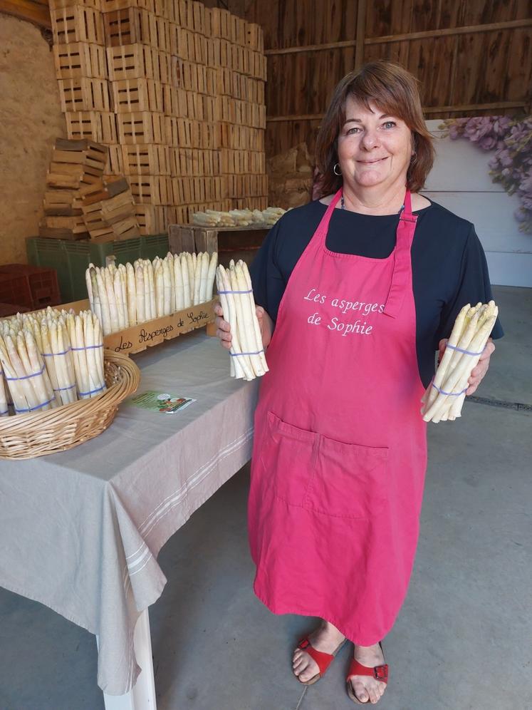 Sophie Pasquier vend les après-midi à la ferme.