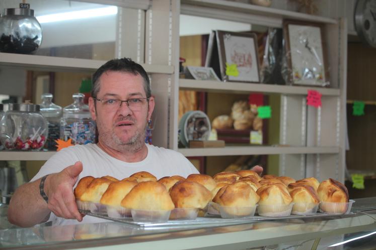 Stéphane Marcq fait des bourdons le week-end pour sa clientèle et à la commande pour des festivités.