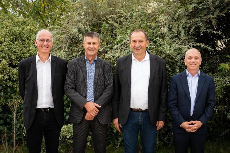 De gauche à droite : Éric Forin, Directeur général de Terrena, Olivier Chaillou, Président de Terrena, Bernard Guillard, Président d'Agrial et Julien Heillaut, Directeur général d'Agrial.